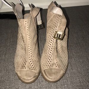 Women’s Peep Toe Booties